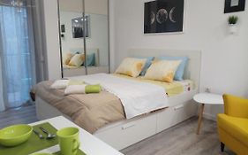 Cozy Studio Near Victoria Metro Station
